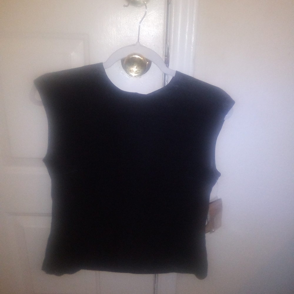 NWT Harve' Bernard Woman's blouse